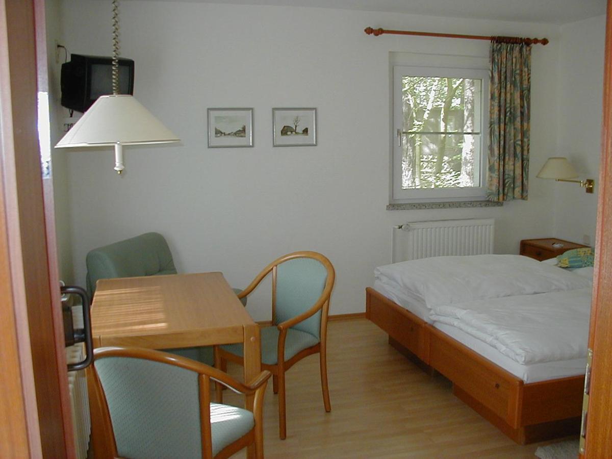 דירות באד סארואו Haus Waldfrieden מראה חיצוני תמונה